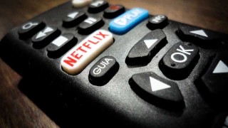 Códigos para mirar una serie con una pareja - Sobremesa - DelSol 99.5 FM