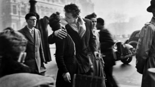Doisneau, el beso del hotel de Ville y el conflicto interno de Leo - Leo Barizzoni - DelSol 99.5 FM