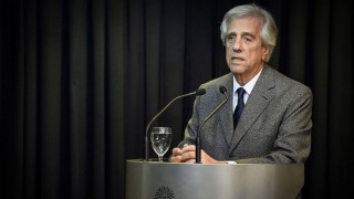 Vázquez anunció que tiene un “nódulo pulmonar derecho” con “apariencia maligna” - Titulares y suplentes - DelSol 99.5 FM