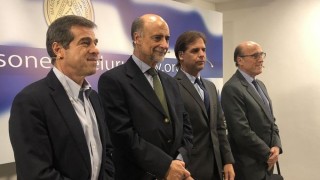La bandera de Manini y la pregunta electoral: ¿estamos en un cruce de caminos? - Columna de Darwin - DelSol 99.5 FM