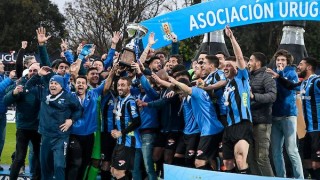 “Felices por el título y siento que este plantel de Liverpool tiene que ir por más” - Entrevistas - DelSol 99.5 FM