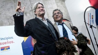 “Futuros rebeldes”, Fernando Vilar, Darío Pérez y Michelini en una noche de abrazos - Informes - DelSol 99.5 FM