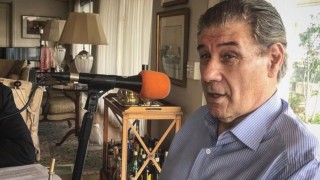 La vida de Víctor Hugo Morales, el día que hizo llorar a Paco Casal y “el camino de sus sueños políticos” - Charlemos de vos - DelSol 99.5 FM