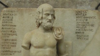 Eurípides, uno de los tres grandes poetas trágicos griegos - Segmento dispositivo - DelSol 99.5 FM