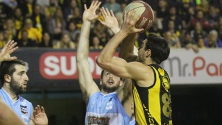 Peñarol en el basket moribundo y los desmayos de Doha - Darwin - Columna Deportiva - DelSol 99.5 FM