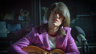 La historia de Agness, la artista trans que dejó Brasil para venir a Uruguay - Entrevista central - DelSol 99.5 FM