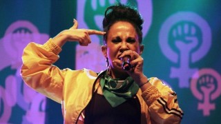 Darwin se transformó en Miss Vulvivia y le cantó a la reforma del Guapo - Columna de Darwin - DelSol 99.5 FM