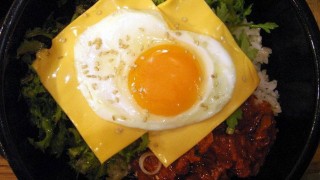 Si tuvieses que erradicar de tu vida el queso o el huevo, ¿cuál sería? - Sobremesa - DelSol 99.5 FM