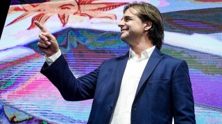 La estrategia del Frente Amplio: dejar a Lacalle ganador - Columna de Darwin - DelSol 99.5 FM