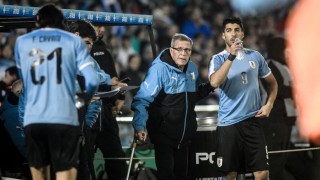 Encuesta: ¿Luis Suárez o el Maestro Tabárez? - Sobremesa - DelSol 99.5 FM