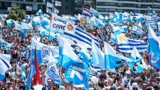 Darwin criticó la tristeza de la fiesta de Lacalle Pou: levemente gasificada - Columna de Darwin - DelSol 99.5 FM