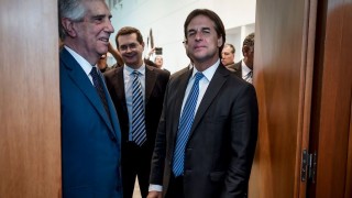 Tarifas: irresponsabilidad doble para que la gente decida - Columna de Darwin - DelSol 99.5 FM