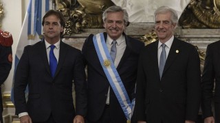 El concubinato de Lacalle Pou y Tabaré estuvo en Argentina - Columna de Darwin - DelSol 99.5 FM