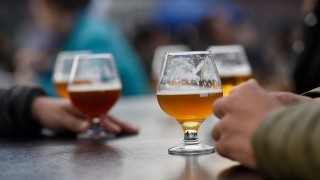 Ley de alcohol: límites a la publicidad y espectáculos públicos - Informes - DelSol 99.5 FM