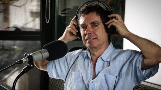 La vida de Fernando Cabrera y su elección de ser “una persona solitaria” para fomentar la creatividad - Charlemos de vos - DelSol 99.5 FM