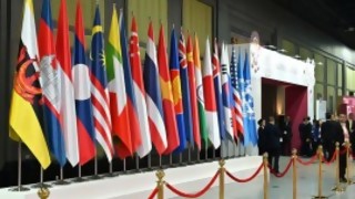 Hagan un país, pónganle nombre y redacten algunos temas de la constitución - Sobremesa - DelSol 99.5 FM