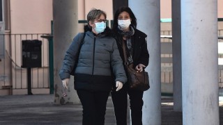 Darwin propone dejar de saludar con beso para aprovechar el coronavirus - Columna de Darwin - DelSol 99.5 FM