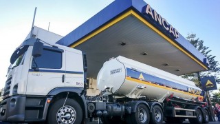 Un crítico de la libre importación de combustibles al frente de ANCAP - Audios - DelSol 99.5 FM