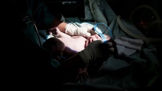 Parir en pandemia: tosió una vez y se “desencadenaron un montón de cosas” - Audios - DelSol 99.5 FM