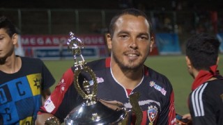 Darwin y el último uruguayo que juega al fútbol - Darwin - Columna Deportiva - DelSol 99.5 FM