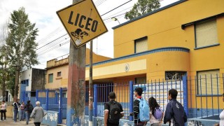 “Cerca del 50% de los profesores no estarían en condiciones de volver” - Entrevistas - DelSol 99.5 FM