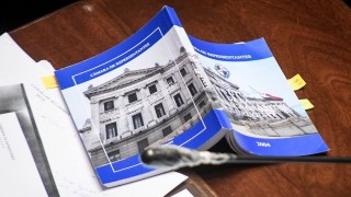 LUC: retiran artículo sobre propiedad de la tierra, retoman flexibilización de residencia - Informes - DelSol 99.5 FM