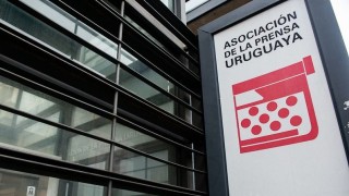 ¿Quién quiere ser incendiario? Canal 10, APU, (¿y gobierno?) unieron torpezas y armaron un pequeño escándalo - Columna de Darwin - DelSol 99.5 FM