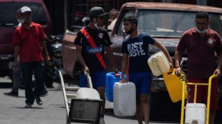 Crónica de la “ingeniería popular” para conseguir agua en Caracas - Colaboradores del Exterior - DelSol 99.5 FM