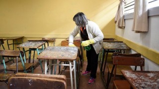 La mitad de clases en el liceo de Minas por 30 centímetros de protocolo - Entrevistas - DelSol 99.5 FM