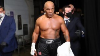 ¿Qué edad tiene que tener Mike Tyson para que uno de nosotros pueda ganarle en una pelea? - Sobremesa - DelSol 99.5 FM