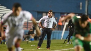 Giordiola volvió a su táctica Ghandi: se deja pegar - Darwin - Columna Deportiva - DelSol 99.5 FM