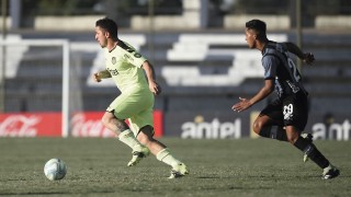 “Peñarol cambió el buen juego del primer tiempo por la pelea en el segundo y terminó empatando” - Comentarios - DelSol 99.5 FM