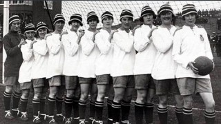 Munitionnettes: las mujeres que hacían balas para la guerra y llenaban estadios jugando al fútbol - Informes - DelSol 99.5 FM