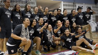 Campeonas: Defensor Sporting femenino dio el batacazo en el básquetbol - Alerta naranja: basket - DelSol 99.5 FM