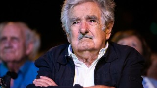 Cuerpos extraños dentro de cuerpos extraños: qué se tragó Mujica y moonwalking del delito de peligro contra la salud pública - Columna de Darwin - DelSol 99.5 FM