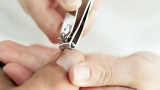 ¿Cuál es el mejor lugar de la casa para cortarse las uñas de los pies? - Sobremesa - DelSol 99.5 FM
