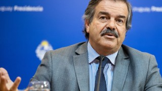 Los restos del Ministro Uriarte y las gaviotas que lo picotean; La democracia en Defensor Sporting tampoco funciona - Columna de Darwin - DelSol 99.5 FM