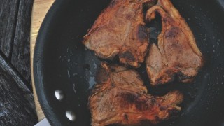 Los posibles riesgos de la carne chamuscada/crocante - Leticia Cicero - DelSol 99.5 FM