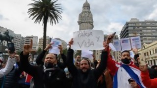 Otro día más de cubasí-cubanó (el último, por suerte ya lo arreglaron apagando Internet), Lacalle se puso las plumas y hubo respuesta caribeña y local - Columna de Darwin - DelSol 99.5 FM