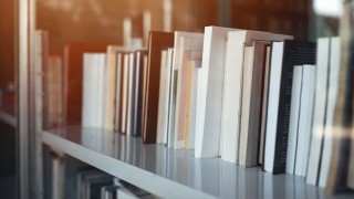Cómo elegir libros para niñas y niños - Virginia Mortola - DelSol 99.5 FM