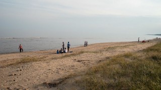 Playa Fomento y la historia de la locomotora en el ingreso a Nueva Helvecia - Informes - DelSol 99.5 FM