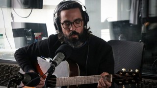Darwin se pregunta a quién le habla Nin y Franny Glass canta temas de “La teoría de los vidrios rotos” - NTN Concentrado - DelSol 99.5 FM