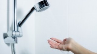 ¿Ducha con chorro fino pero con mucha presión o chorro grueso con poca presión? - Sobremesa - DelSol 99.5 FM