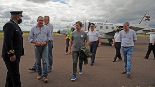 Voluntarismo aéreo interdepartamental: los seis aeropuertos del gobierno poprural/ Alberte, último derrotado épico triunfal de las PASO, las elecciones blue de la democraciaargentina - Columna de Darwin - DelSol 99.5 FM