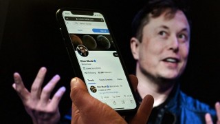 Elon Musk compra Twitter y resalta la importancia del idiota inútil en la sociedad/ Bustillo está blindado - Columna de Darwin - DelSol 99.5 FM