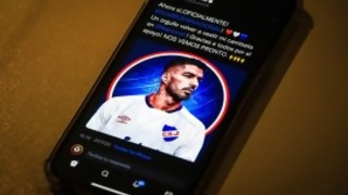¿Quién es el jugador que le puso el cuerpo a la foto de Suárez?  - Audios - DelSol 99.5 FM