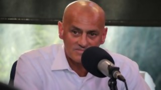 ¿Qué hace el custodio de un presidente cuando no está falsificando pasaportes? - Entrevista central - DelSol 99.5 FM