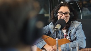 Música en vivo y lecciones de guitarra, con Mariana Vázquez - Entrevistas - DelSol 99.5 FM