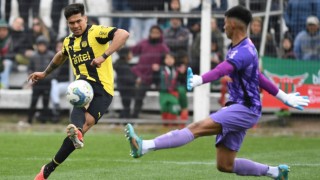 Peñarol ganó con un gol de seis minutos - Darwin - Columna Deportiva - DelSol 99.5 FM