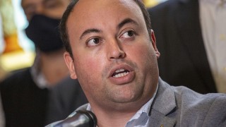 “Ese dedo a mí no me lo pone” - Darwin concentrado - DelSol 99.5 FM